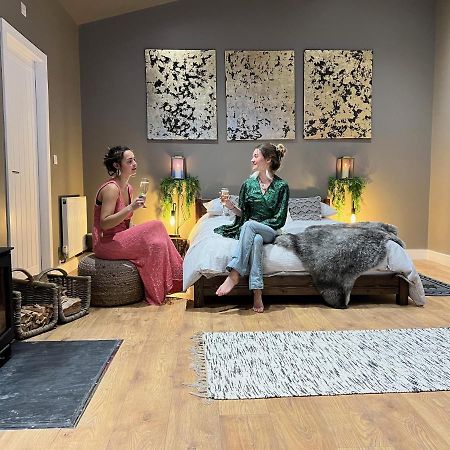 Vila Quirky, Luxury Hideaway Llanbrynmair Exteriér fotografie